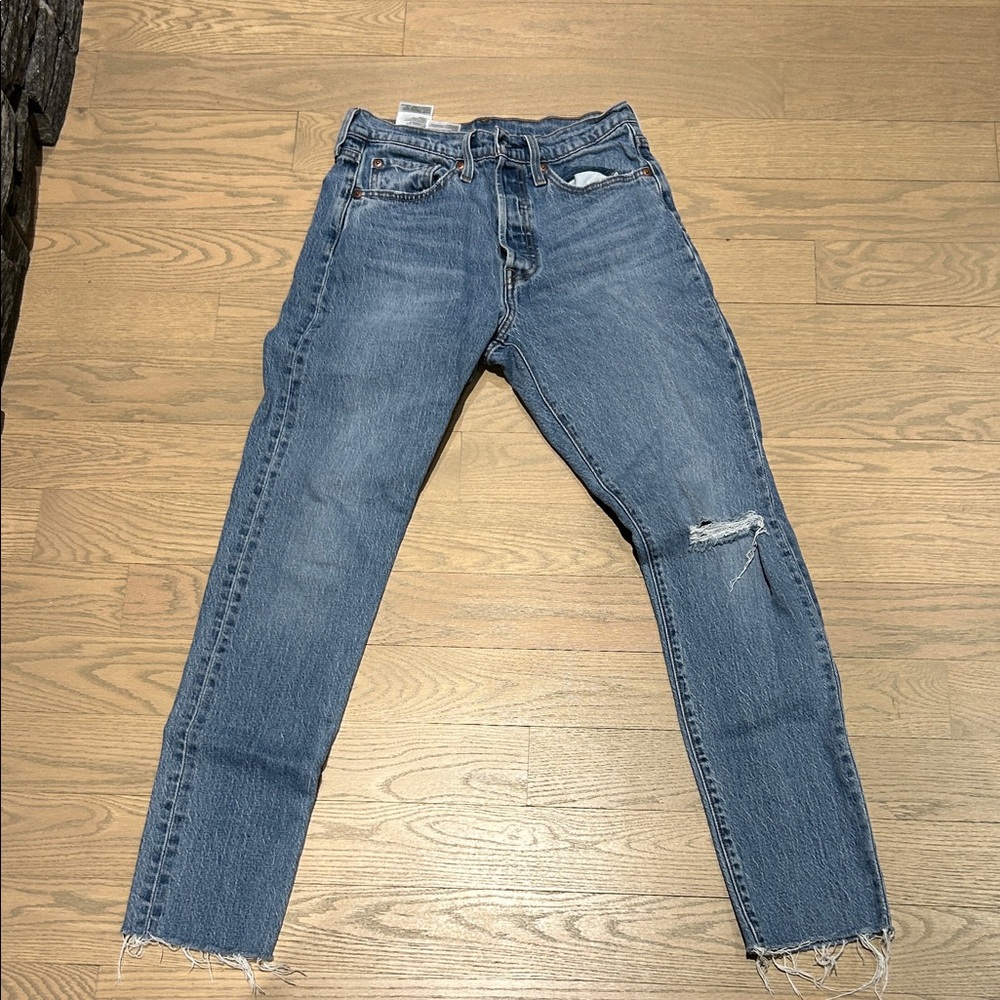 Levi's Women's Skinny Jeans - Light Blue Distressed Knee